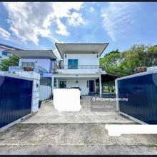 Double storey Semi D @ Corner lot @ Freehold @ Fully Renovated 