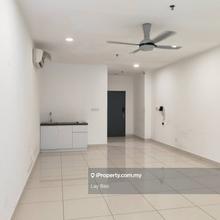 Studio unit sofo, above atria shopping mall, sell with tenancy