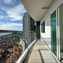 For Sale: Corner Seaview Unit with 3cp (Near Lift) & Defects Liability