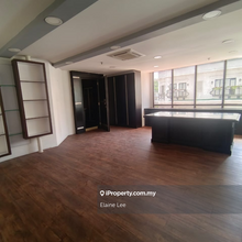 Menara jubilee shoplot for rent in Gaya street
