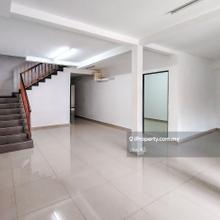 New Fully Extended Renovated Unit