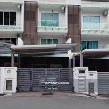 Great central location & close to various amenities!