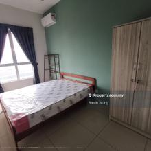 Middle room for rent
