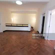 Escape to Serene Green Living in a Regal Villa 4-Bedroom Duplex 