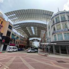 Freehold Beautifull 3-Storey Shop Lot @ Era Square, Seremban For Sale