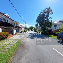 Huge 4472 sqft Semi-D, Freehold, Not Direct Facing House, Easy Parking
