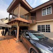 Double storey Terrace @ Corner lot @ Freehold @ Old design