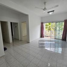 Freehold, Refurbished Unit, Middle Floor, Pool View, Built In Wardrobe
