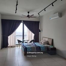 Dual key concept comes with 3 car park with balcony freehold unit
