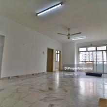 Lagoon perdana 992sqf Bigger Unit With Full Tiles very Clean unit 