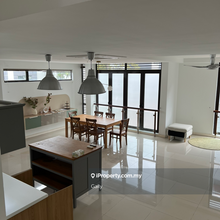 Refurbished  corner house wif spacious living n kitchen,well maintain