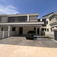 Gemala Residence Lake Villa for sale