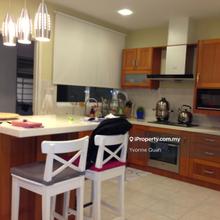 PJ Kelana Sterling Condo 1442sf Renovated & Well Maintained, 2 C/parks