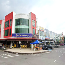 Exclsuive Corner 3 Storey Jenjarom Shop Lot for Sale