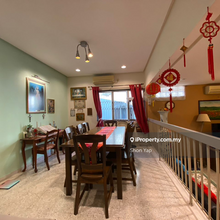 Well maintained end lot 