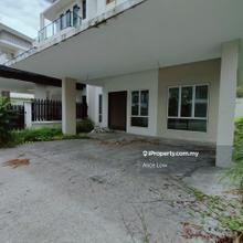 2.5 Storey Semi D, Bare Unit, Condition Need To Repair, Gated Guarded!