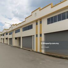 Limited Adjoining 1.5 Storey Link Factory for Sale in Taman Bolton