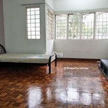 Middle room in Bu1, Bandar Utama near to MRT Station For Rent