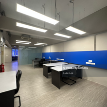 Renovated ready move in shop office 2nd floor for rent at usj 21/1