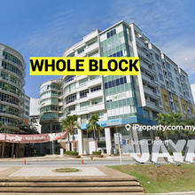 Enbloc.  Facing busy road