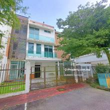 End Lot 3 Storey Semi D Villa Laman Cahaya, Taman Tun Dr Ismail, KL