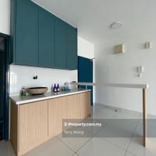 Well renovated 4rooms and Walking distance to LRT  