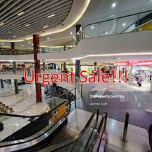 Summit USJ Shopping Mall - 2nd floor Retail facing escalator for Sale