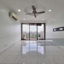 Renovated Unit. 1108 sqft 3 rooms