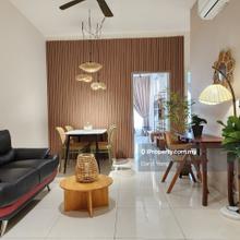Spacious apartment with tasteful furnishing and breathtaking city view