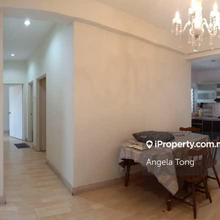 Walking distance to Pavillion ; Aurora & LRT station 
