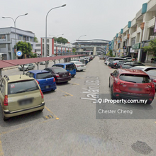 Facing Main Road for Own Use or Investment