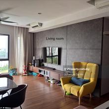 Very nicely renovated and well maintain home feel unit