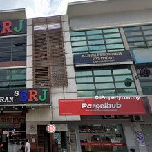 3 storey shop at Taman bukit serdang seksyen 