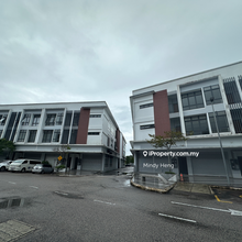 Versis Medini @ Shoplot good for invest, foreigner can buy
