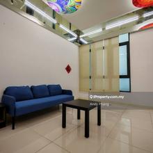 Fully Furnished. Facing Swimming Pool. 2 Km To Sunway Giza And MRT.