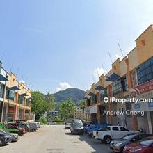 Strategic location close to Batu Caves