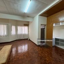 Nice location quiet neighbourhood