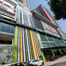 Main Place one room with 1 carpark