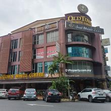 Puchong Bandar Puteri 1, Extra Large Corner Shop and Adjoining unit 