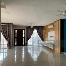 Renovated 2.5 storey Zero Lot Bungalow for Sale