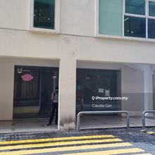 Walking distance to Hartamas shopping center 