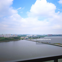 High Floor with nice Seaview 