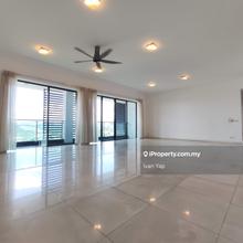 Largest unit with Panoramic green view!
