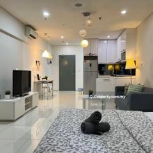 Superb Deal. Walk to KLCC, LRT. Many Units Available for Options!