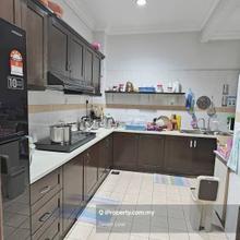 Renovated townhouse upper unit