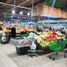 Nice Shopping Mall for Sale.