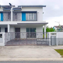 Corner Unit. Big extra land. Good price
