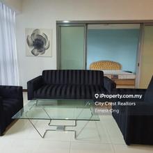 Fully Furnished 1 Bedroom Hampshire Residence For Rent 753 sqft
