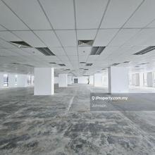 Full Floor Unit, Walking to Public Transport and Malls