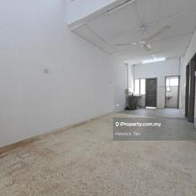 20x70sqft, Single Storey House, Unfurnish, 4 bedrooms, 2 bathrooms